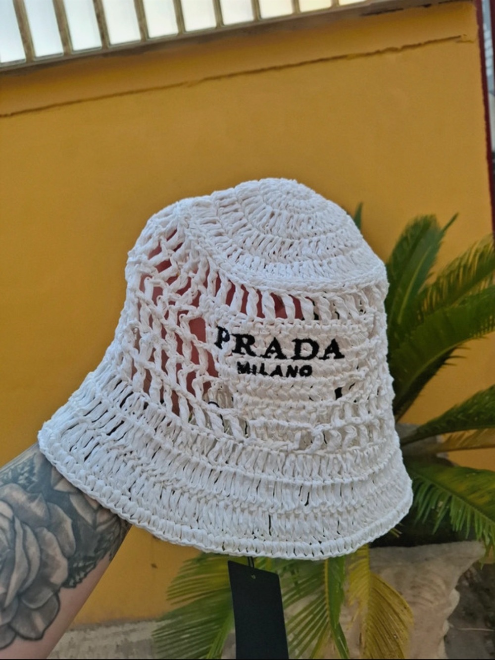 PRADA White RAFIA Bucket Hat - NWT - - Picture 4 of 7